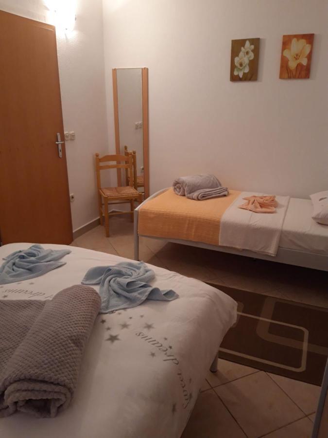 Apartment Perla Pirovac Esterno foto